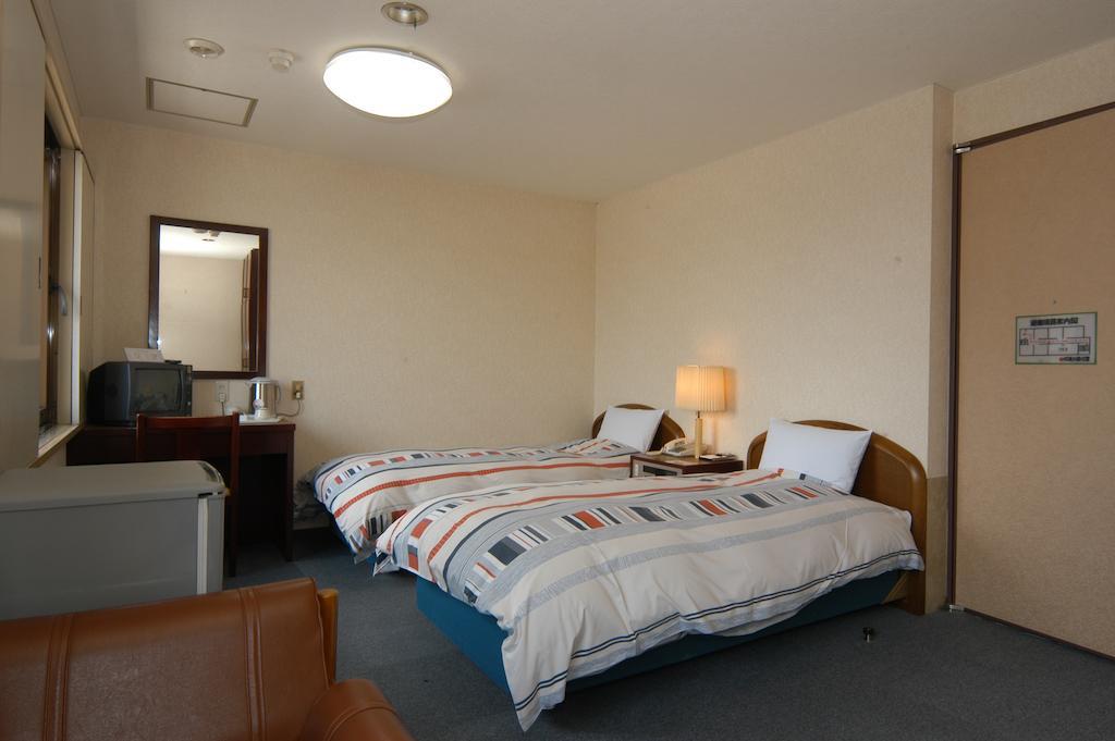 Business Hotel Tateyama Toyama Exterior photo